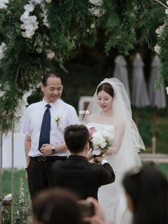 情人节送玫瑰花的含义七夕节，你送了什么礼物给你家小仙女？