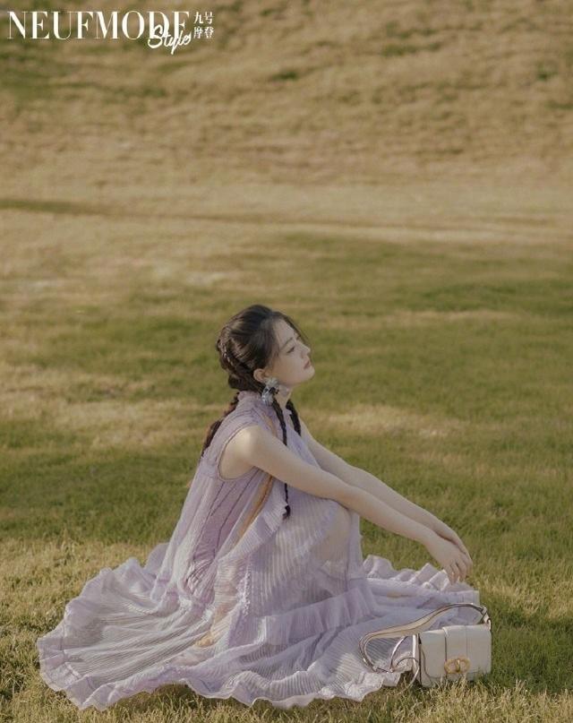 徐璐盛夏造型look，戶外野餐穿公主風裙裝，造型清新優雅減齡足 娛樂八卦吃瓜 第3张