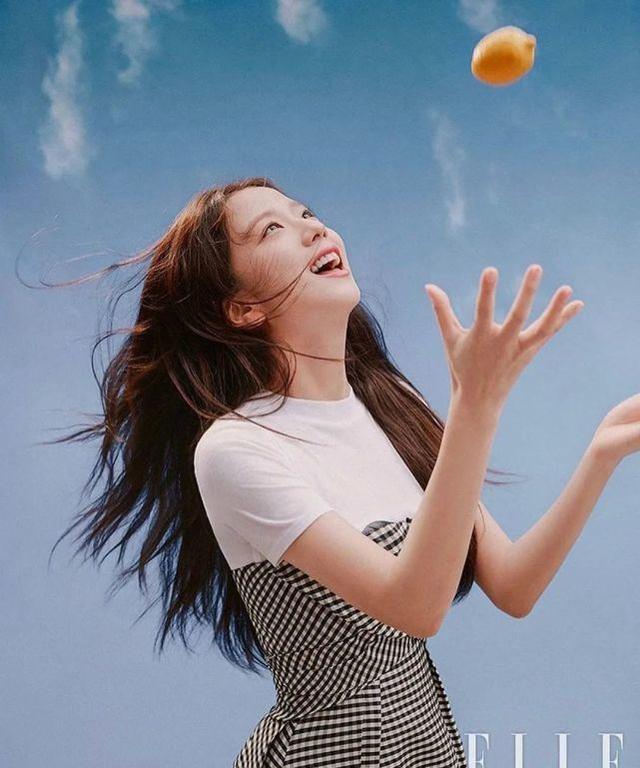 BLACKPINK金智秀《ELLE》畫報公開！清純可愛，如「人間初戀」 娛樂八卦吃瓜 第6张