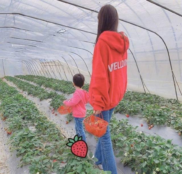 Angelababy當媽太稱職！工作再忙也不忘帶娃，和小海綿感情深 娛樂八卦吃瓜 第3张