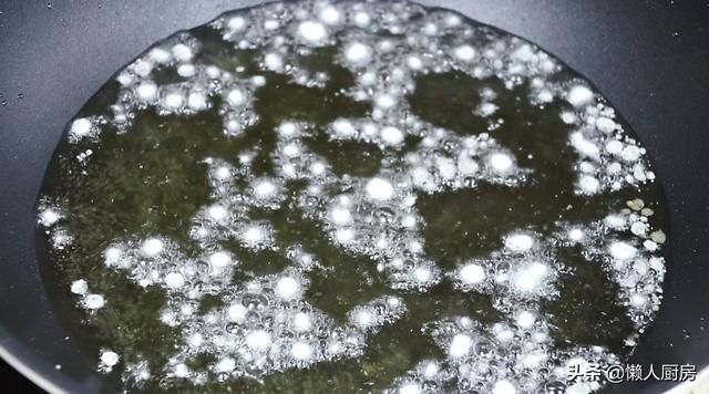 草莓別直接吃，調一下天婦羅衣，這樣炸著吃，真解饞 熱愛美食 第8张