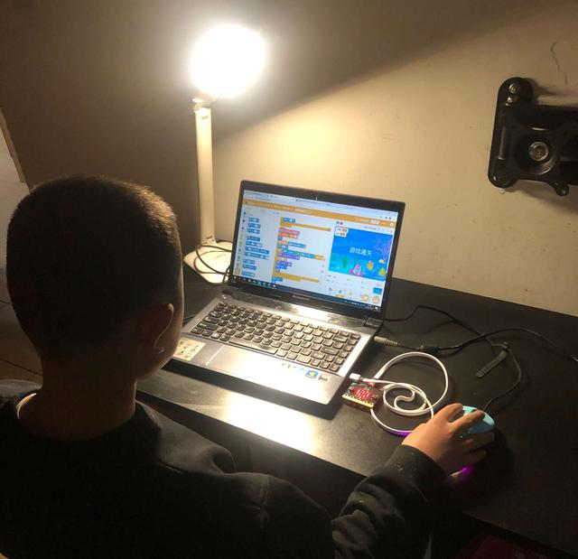 初三的男孩子送什么生日礼物,送初二男生什么生日礼物好