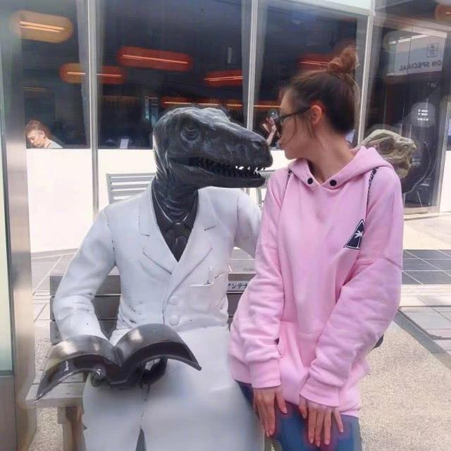 應采兒生完二胎後曬照，小兒子睡哥哥以前的嬰兒車，明星也節儉？ 娛樂八卦吃瓜 第4张