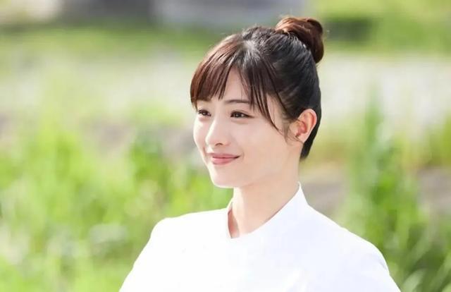 情侣聊天记录曝光：哄女朋友的100种方式，建议转发学习 情人节送给女朋友什