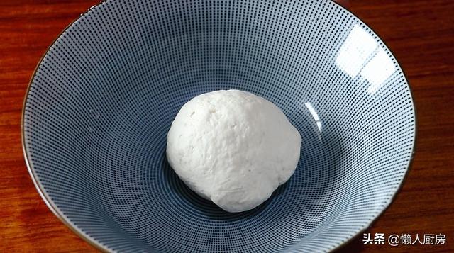 把花生米放入面團里，牢記這2點，花生又香又脆 熱愛美食 第5张