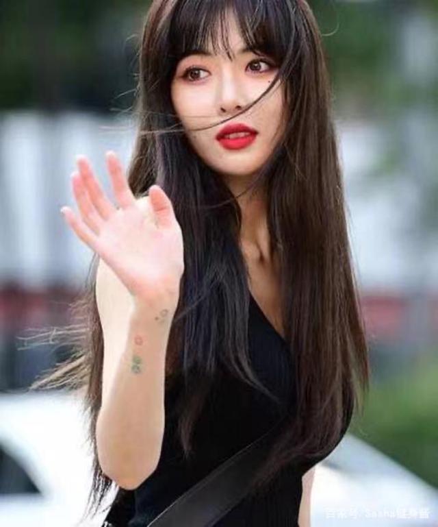 南韓性感女星，馬甲線小蠻腰，身材火辣超性感，不愧是性感小野馬 街拍正妹 第3张