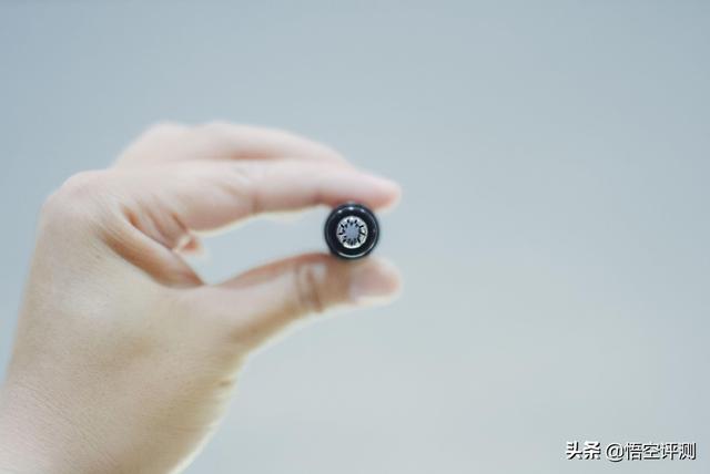 情人节要送什么礼物给男人的专属礼品：眉剃须刀探索家理容套装评测，居家出