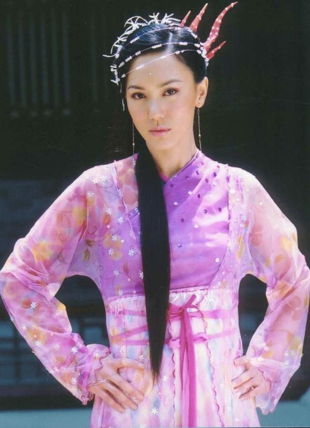看完「最美殷素素」的近照，網友驚呼：確定沒吃防腐劑嗎 街拍正妹 第6张