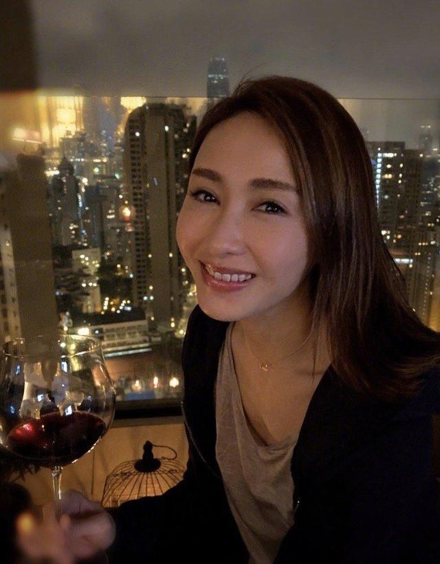 黎姿太重親情！和父親合影模樣相似，退圈照顧弟弟和父母非常強大 娛樂八卦吃瓜 第5张