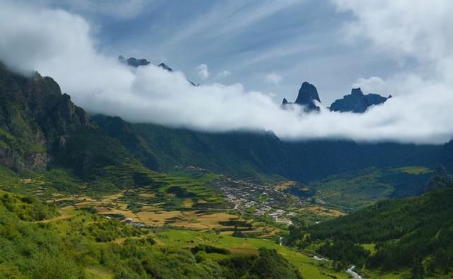 甘肃旅游必去十大景点，甘肃风景最美的十个景区