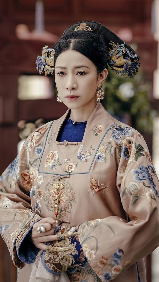 佘詩曼確定不是00後嗎？45歲了，依舊很顯嫩，完全看不出年齡 街拍正妹 第1张