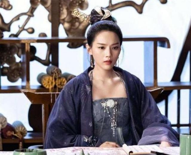 老幹部被扒出是「數字先生」，卻獲網友支持，大明星就該被原諒？ 娛樂八卦吃瓜 第9张