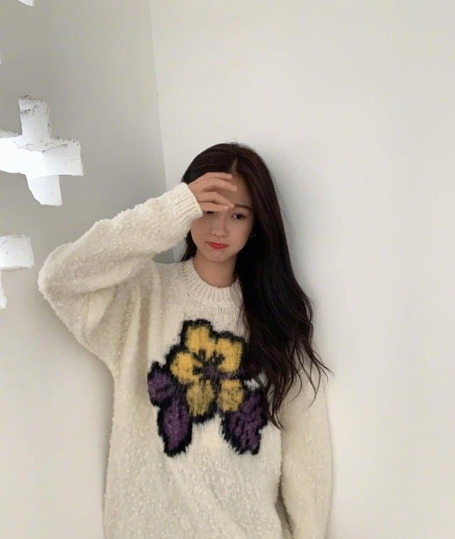 虞書欣私服穿搭太少女！紫色西裝外套搭高馬尾，造型高級且優雅 娛樂八卦吃瓜 第3张