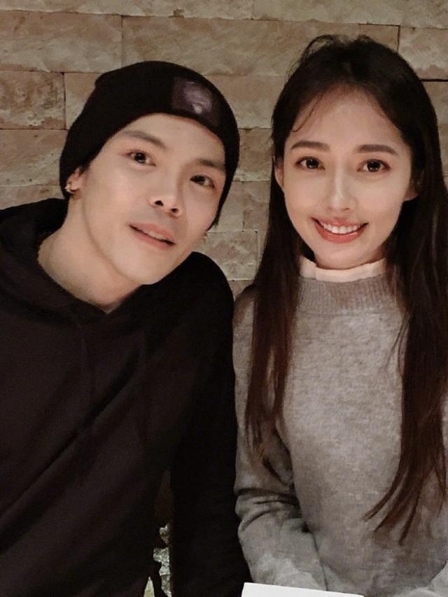 向太發長文，力證向佐郭碧婷感情如初，曬小夫妻倆旅行照確實恩愛 娛樂八卦吃瓜 第4张