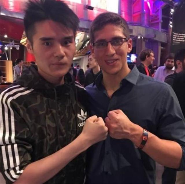 虎牙捡到宝了！SCCC一夜爆红被评直播鬼才？网友：这就是天赋