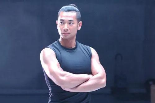 49歲的趙文卓，肌肉身材保持得當，氣勢絲毫不減當年 健身減肥達人 第13张
