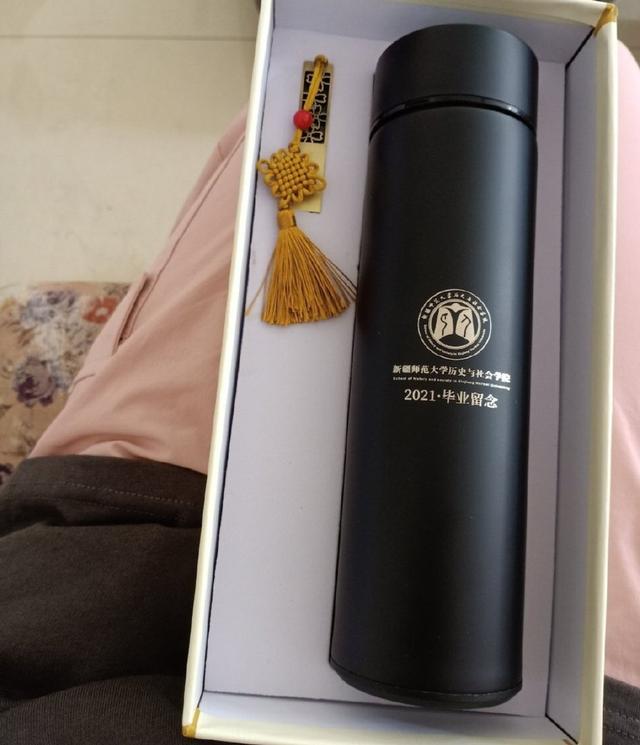 毕业全班买什么纪念品,实用又有意义的纪念品