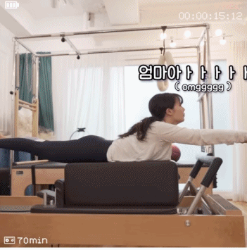 泫雅與肌肉男貼身大跳熱舞，火辣身材讓人直呼太撩了 街拍正妹 第8张