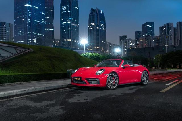 为速度而生，试驾保时捷911 Carrera 4S Cabriolet