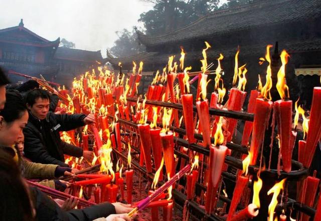 胡黄白柳灰五仙，东北人供奉的“胡黄白柳灰”5位大仙都是啥（民间五大仙家“狐黄白柳灰”）