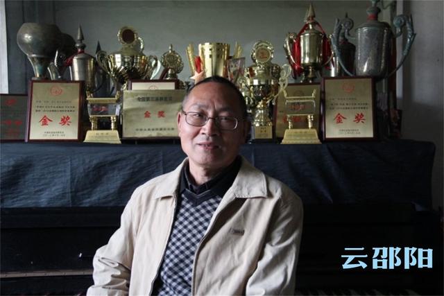 小礼物唱的什么歌最好听,小礼物唱的歌曲