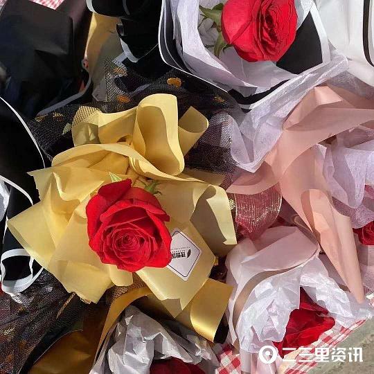 情人节送女孩礼物鲜花、蛋糕、电影院？今年情人节怎么过，二三里教你做指南