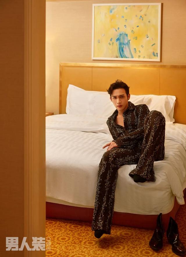 张彬彬是个好演员，但三句不离《英雄联盟》…