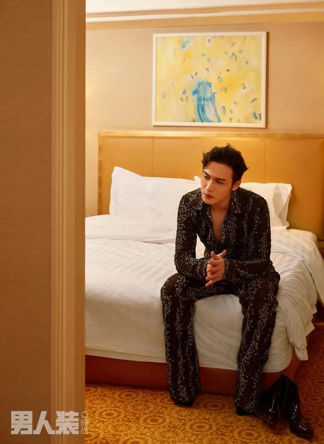 张彬彬是个好演员，但三句不离《英雄联盟》…