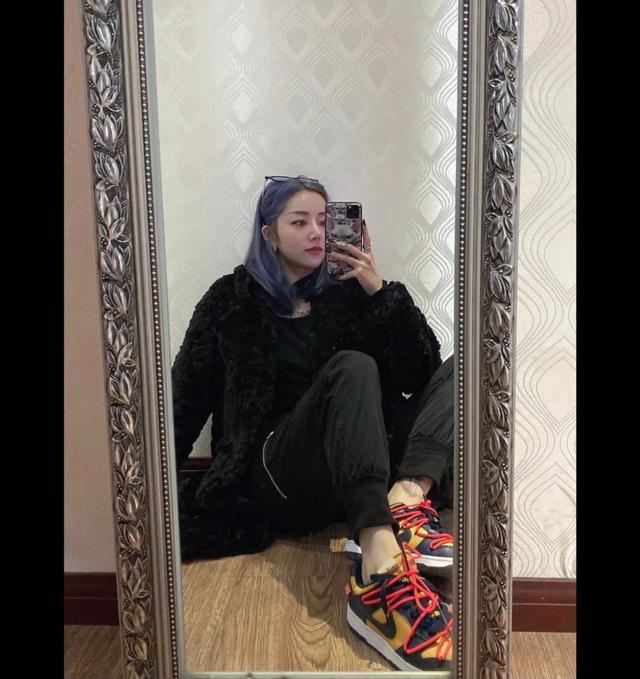 SNKR Girls送鞋丨翘臀还是长腿？球鞋女生们纷纷在夏天展示了自己的“隐藏级”