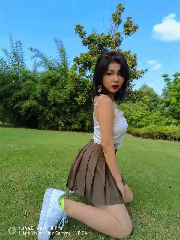 SNKR Girls送鞋丨肤白貌美很抗晒！球鞋女生们在夏天顶着太阳也要秀出自己的火