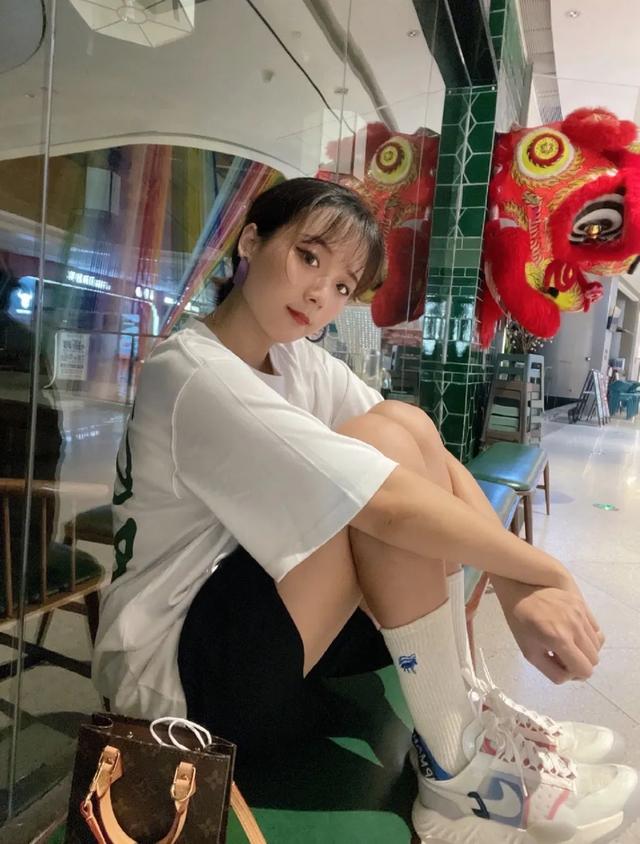 SNKR Girls送鞋丨肤白貌美很抗晒！球鞋女生们在夏天顶着太阳也要秀出自己的火