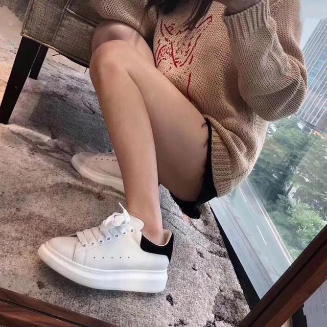 这双小白鞋只要99！质量超好、版型百搭，久穿不累，不磨脚，还易打理，可以