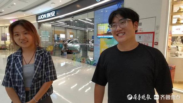 情人节送什么巧克力七夕送礼经常踩雷，看男生女生送什么、喜欢什么？