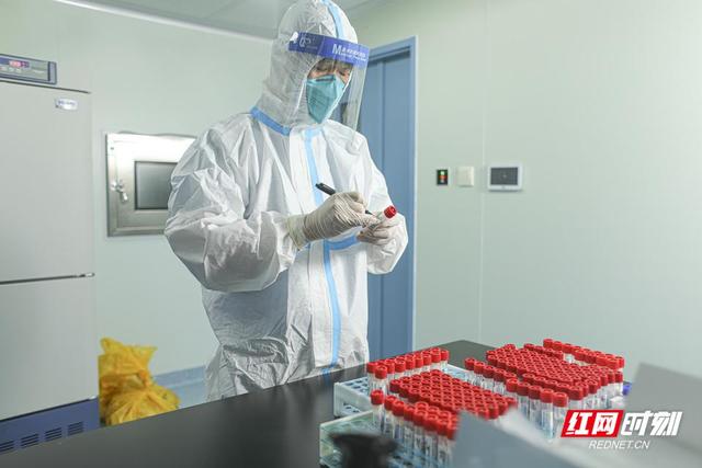 情人节送啥给女朋友图片故事｜七夕，良人相伴