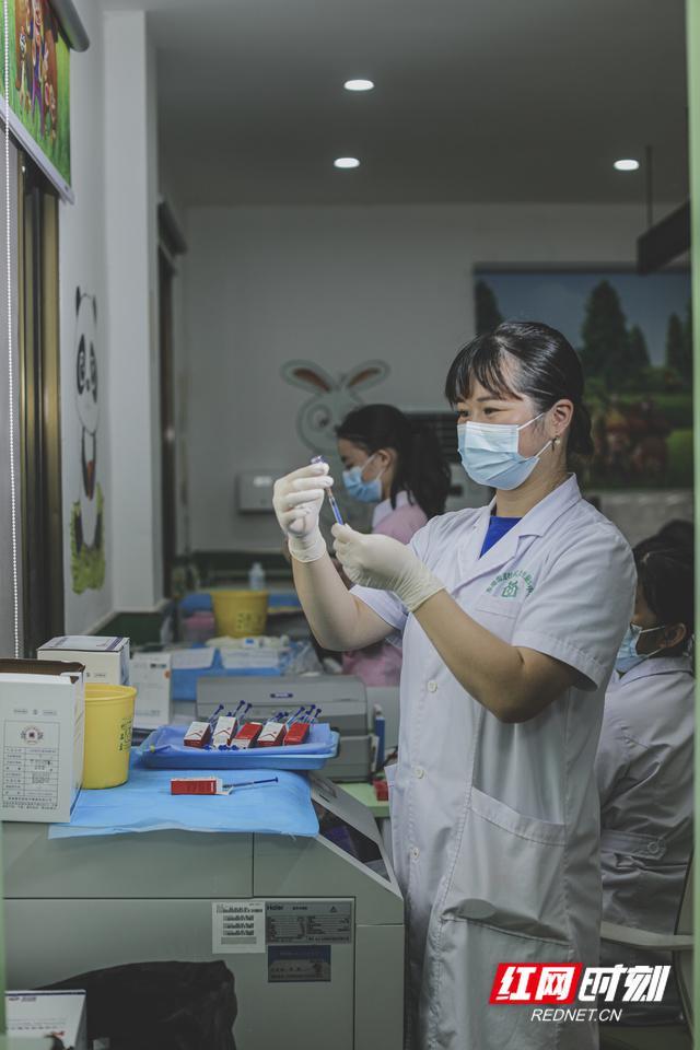 情人节送啥给女朋友图片故事｜七夕，良人相伴