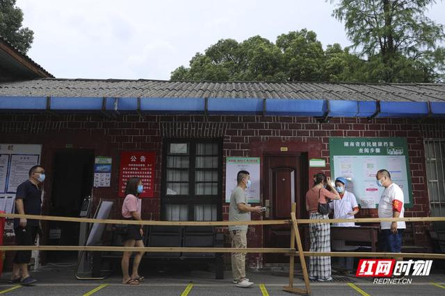 情人节送啥给女朋友图片故事｜七夕，良人相伴