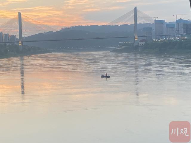 三色渐变·绿色丨谁说白天不懂夜的黑？宜宾沿江绿道长江公园“白加黑”一起“燃”