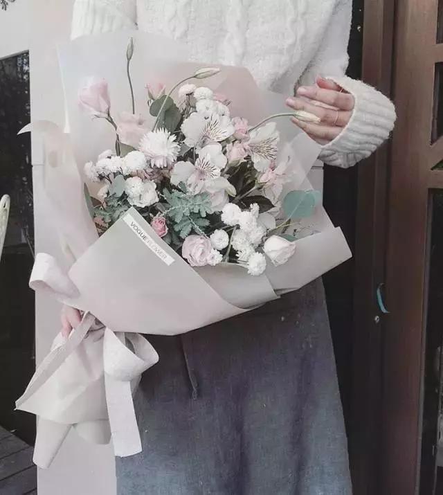 亲姐姐过生日送什么花比较好,生日送礼物给女生送什么花