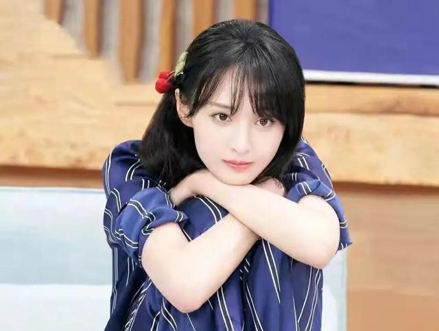 鄭爽自曝赴美現狀：生活拮據，淪落到喝自來水，化妝品也一言難盡 娛樂八卦吃瓜 第2张