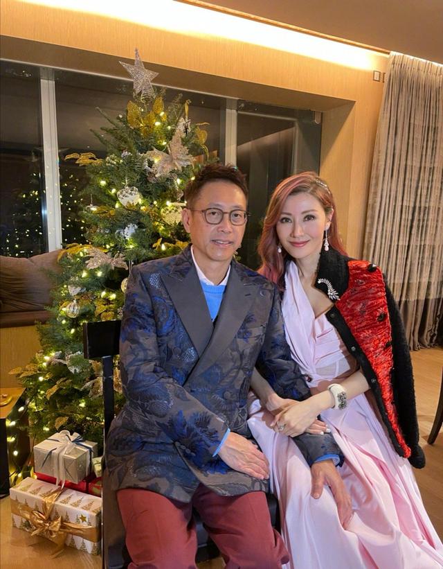 李嘉欣身材似少女，51歲了，還在練瑜伽，怪不得身材那麼好 街拍正妹 第4张