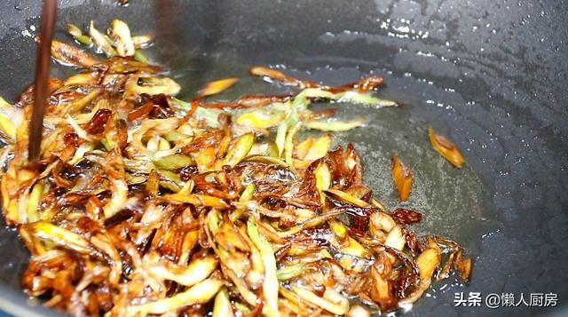 豆腐這樣做，沒有肉卻吃出肉味，燉一鍋真饞人 熱愛美食 第9张