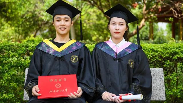 毕业全班买什么纪念品,实用又有意义的纪念品