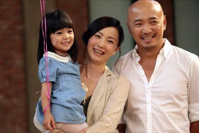 貌合神離？徐崢陶虹合體出遊被偶遇，18年婚姻後依舊沒放手 娛樂八卦吃瓜 第9张