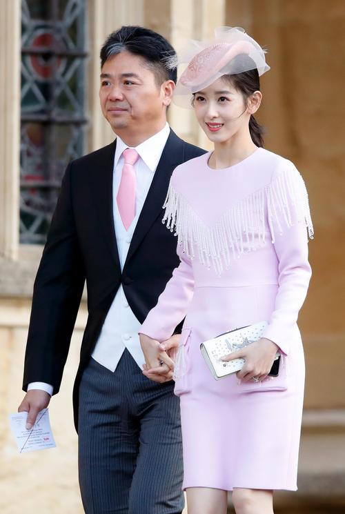 身價過百億，依舊靠邊站，畢業走向巔峰，做豪門貴婦不如投資自己 娛樂八卦吃瓜 第19张