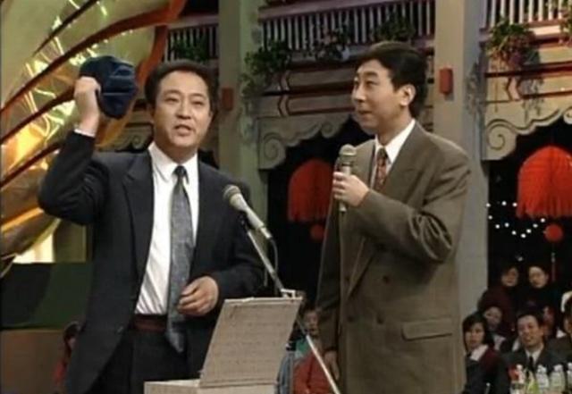 2000年，牛群義無反顧地離開馮鞏去當縣長，如今現狀淒涼？ 娛樂八卦吃瓜 第5张