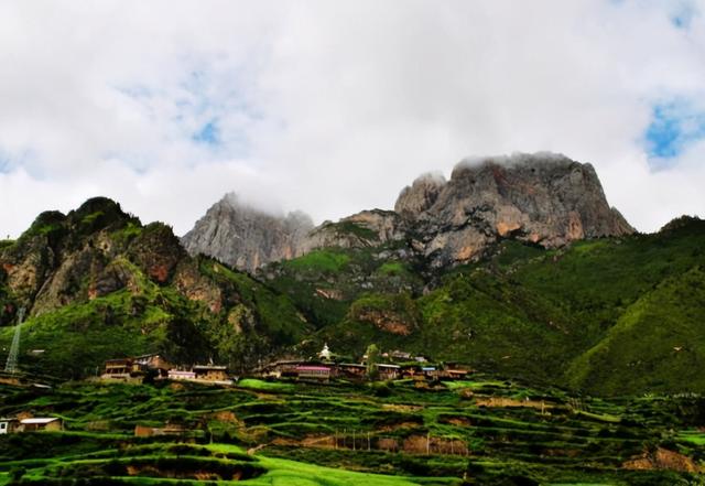 甘肃旅游必去十大景点，甘肃风景最美的十个景区