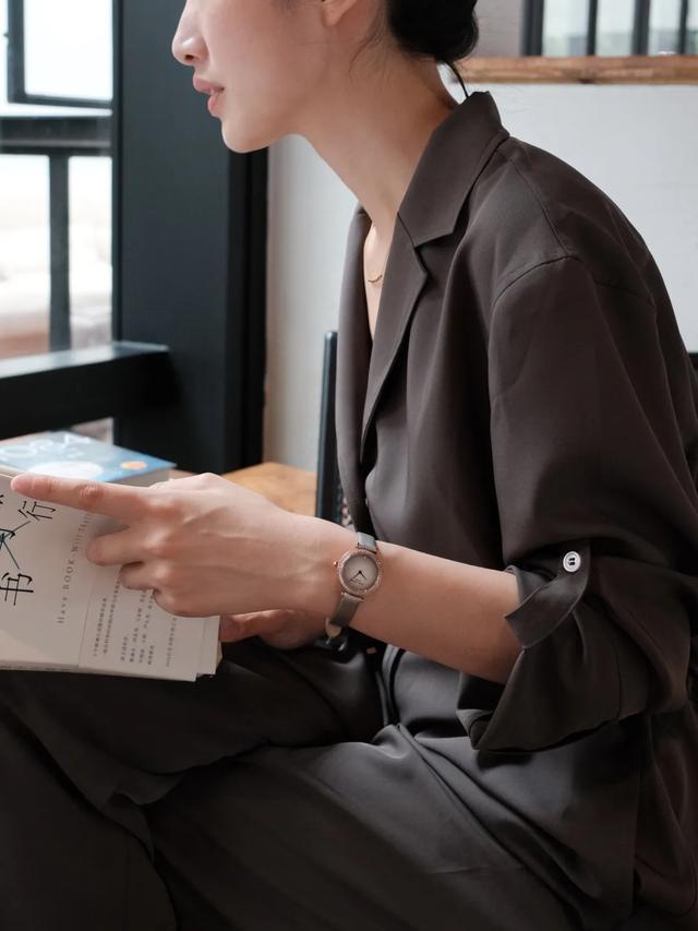 情人节送什么巧克力男生女生都看过来！这些七夕礼物的灵感，比巴黎世家更香