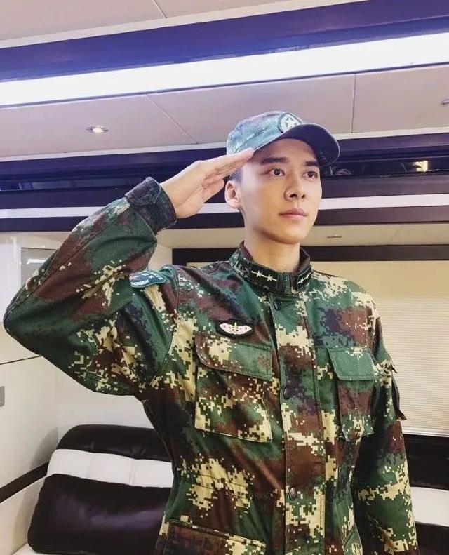 李易峰引體向上89個遭群嘲：比特種兵還厲害？ 健身減肥達人 第18张