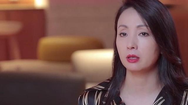 貌合神離？徐崢陶虹合體出遊被偶遇，18年婚姻後依舊沒放手 娛樂八卦吃瓜 第12张