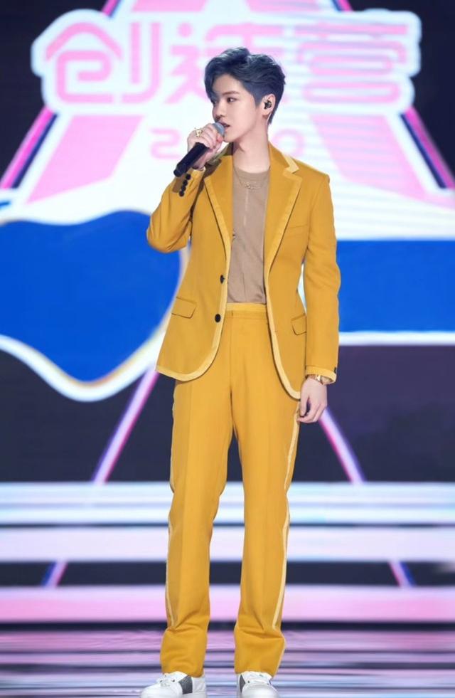 《創造營2020》成團夜，各位導師穿搭太吸睛，男帥女美超養眼 娛樂八卦吃瓜 第6张